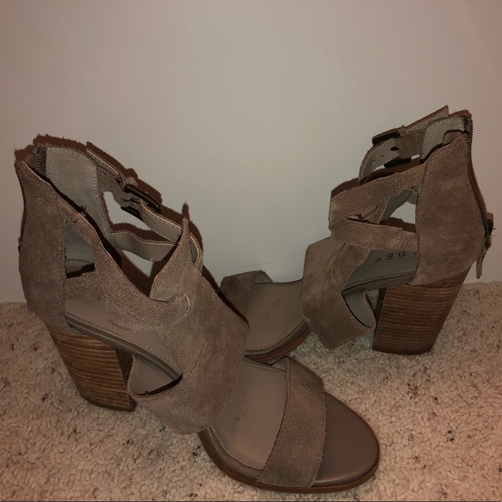 Tan Heel
